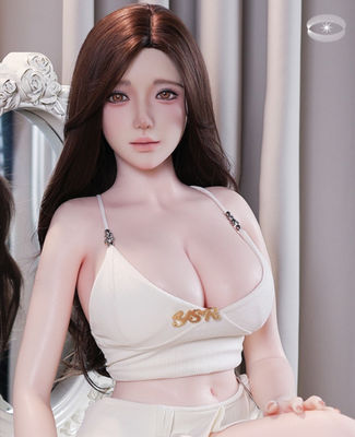 Une poupée sexuelle en silicone gros seins vrai vagin fille sexy sein-marque