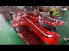 Voir comment on attache le squelette des poupées sexuelles